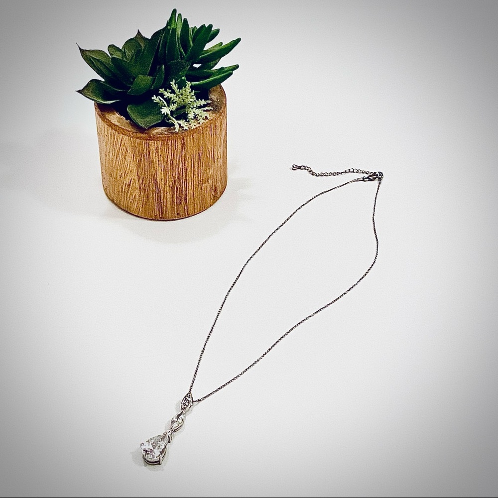 Teardrop Pendent Necklace